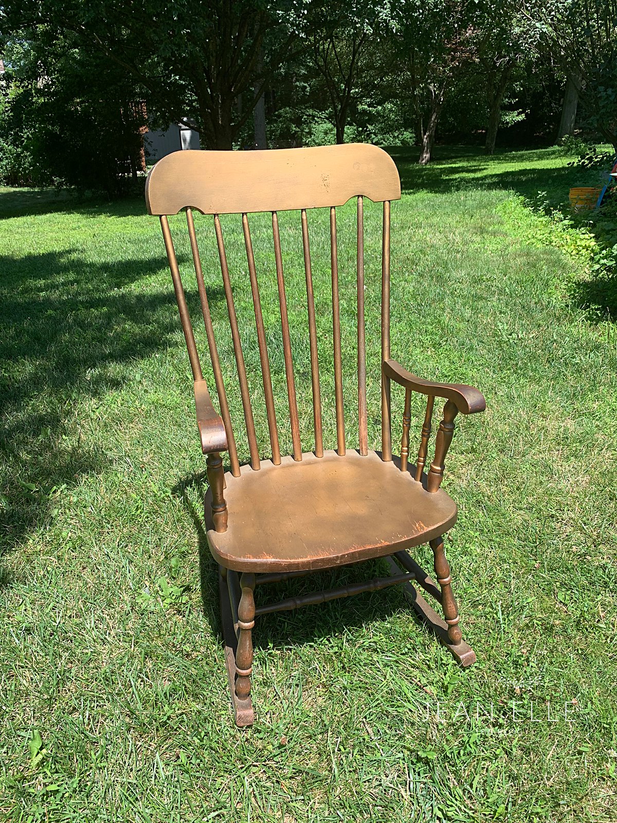 Rocking Chair Makeover with Chalk Paint - Jean Elle Home